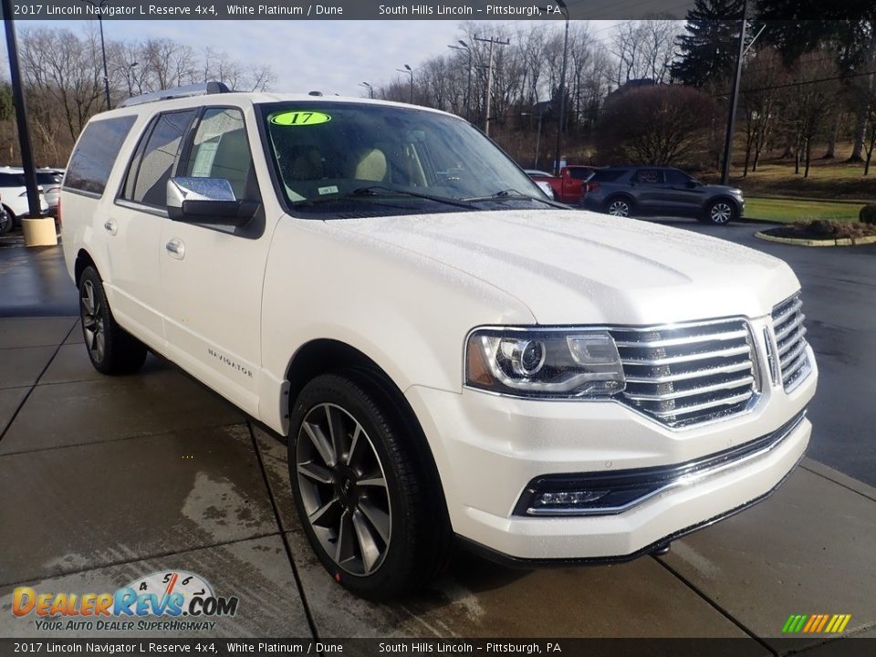 Front 3/4 View of 2017 Lincoln Navigator L Reserve 4x4 Photo #8