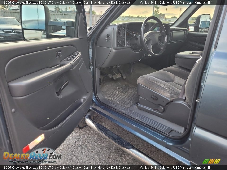 2006 Chevrolet Silverado 3500 LT Crew Cab 4x4 Dually Dark Blue Metallic / Dark Charcoal Photo #2