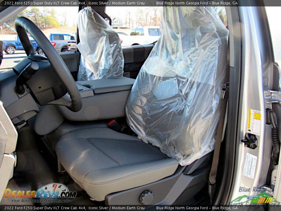 2022 Ford F250 Super Duty XLT Crew Cab 4x4 Iconic Silver / Medium Earth Gray Photo #11