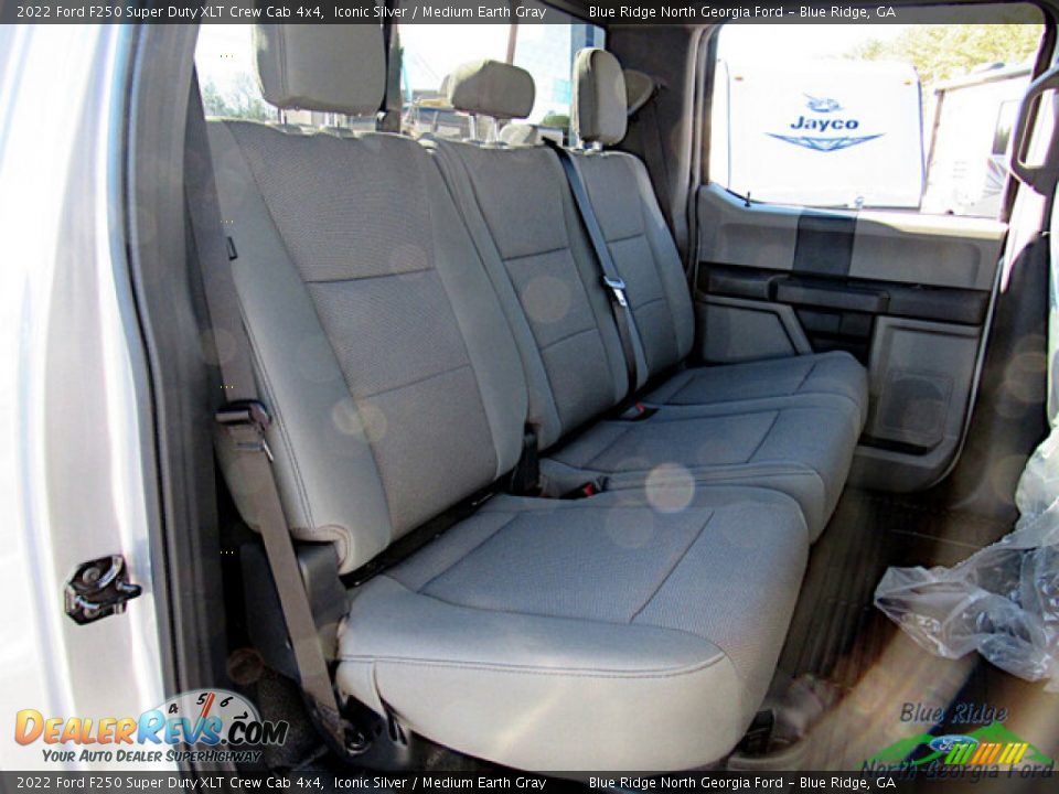2022 Ford F250 Super Duty XLT Crew Cab 4x4 Iconic Silver / Medium Earth Gray Photo #13