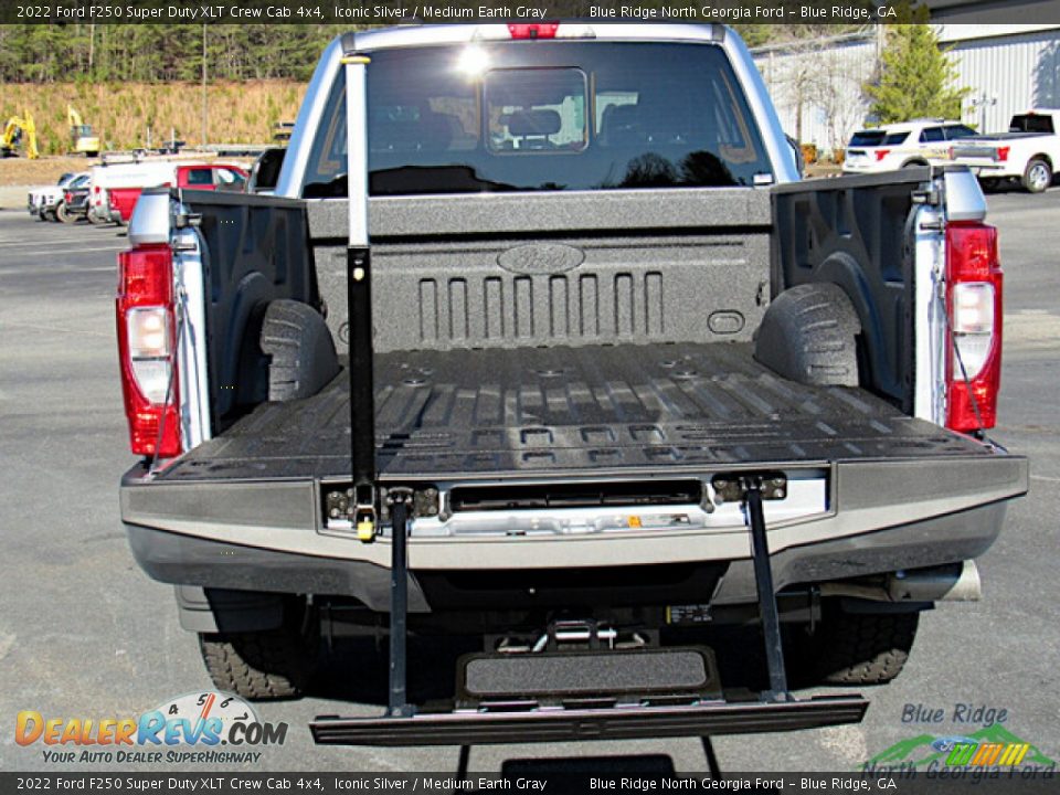 2022 Ford F250 Super Duty XLT Crew Cab 4x4 Iconic Silver / Medium Earth Gray Photo #14