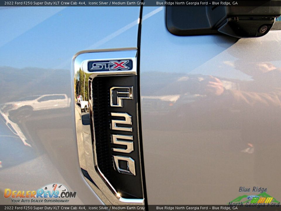 2022 Ford F250 Super Duty XLT Crew Cab 4x4 Iconic Silver / Medium Earth Gray Photo #31