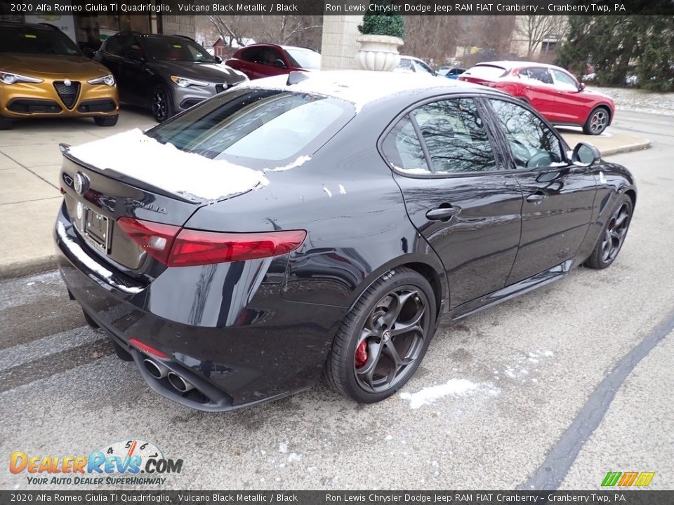 2020 Alfa Romeo Giulia TI Quadrifoglio Vulcano Black Metallic / Black Photo #8