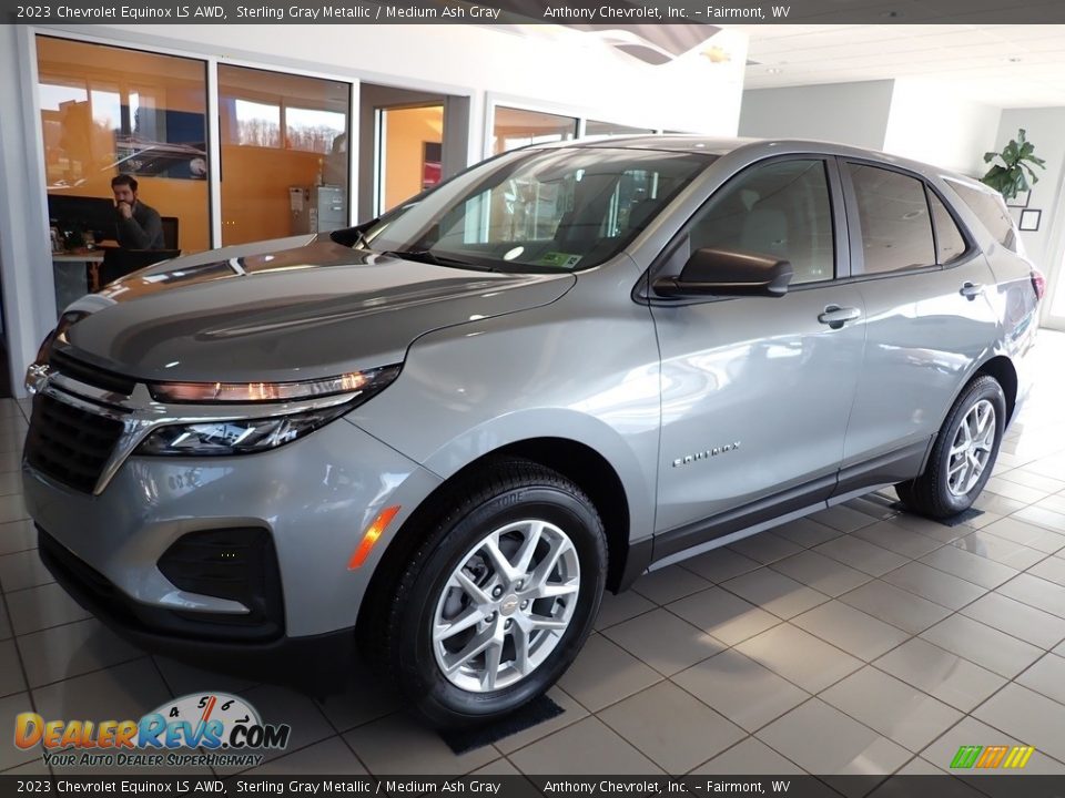 Front 3/4 View of 2023 Chevrolet Equinox LS AWD Photo #7