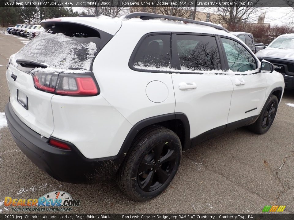 2023 Jeep Cherokee Altitude Lux 4x4 Bright White / Black Photo #5