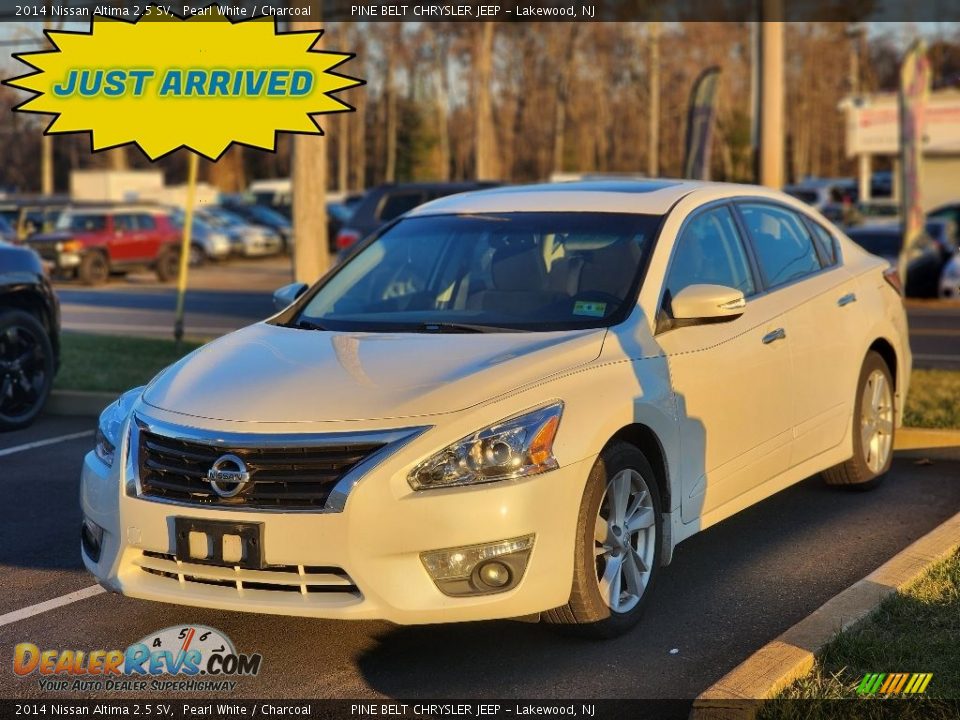 2014 Nissan Altima 2.5 SV Pearl White / Charcoal Photo #1