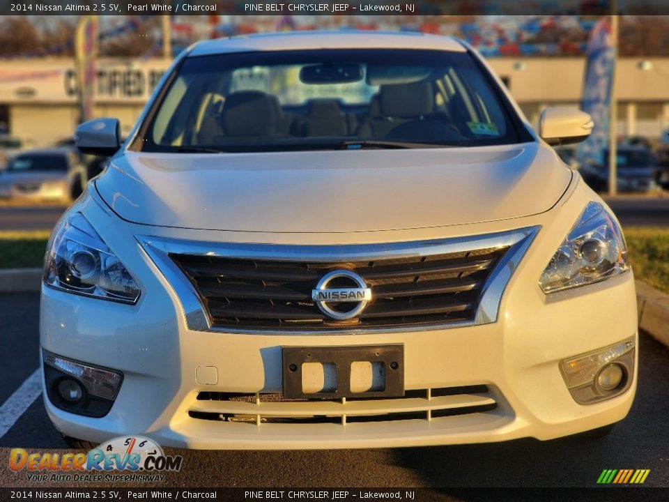 2014 Nissan Altima 2.5 SV Pearl White / Charcoal Photo #2