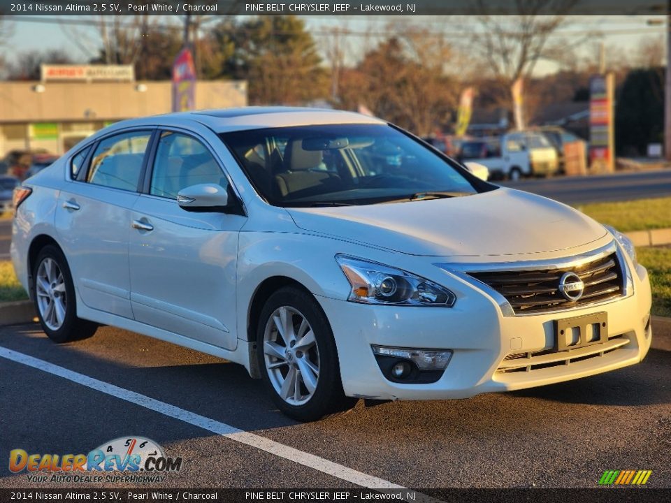 2014 Nissan Altima 2.5 SV Pearl White / Charcoal Photo #3