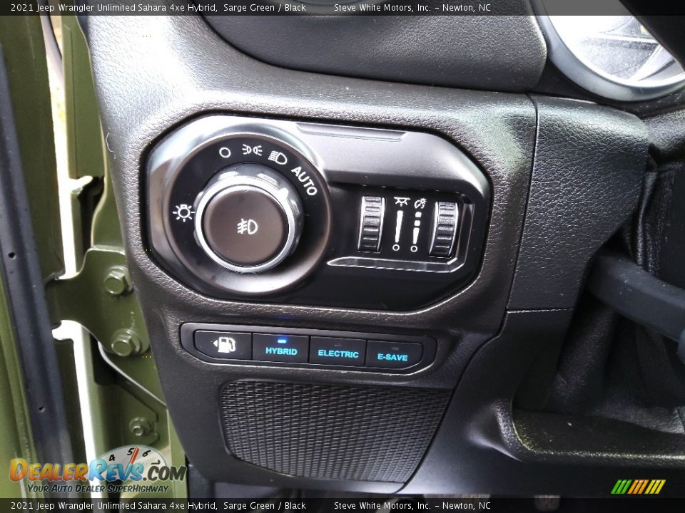 Controls of 2021 Jeep Wrangler Unlimited Sahara 4xe Hybrid Photo #21