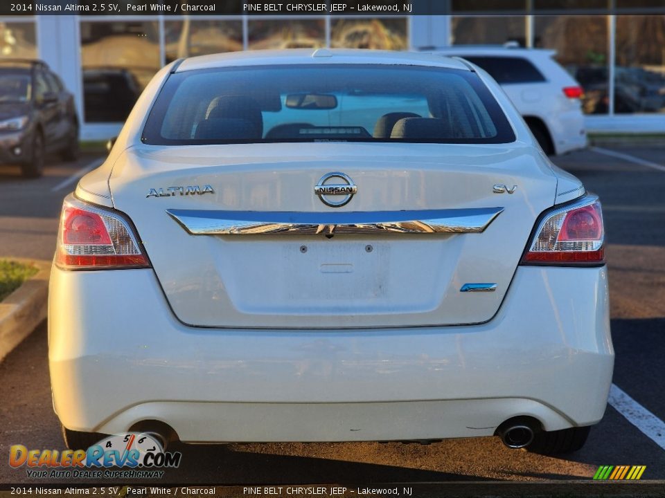 2014 Nissan Altima 2.5 SV Pearl White / Charcoal Photo #7