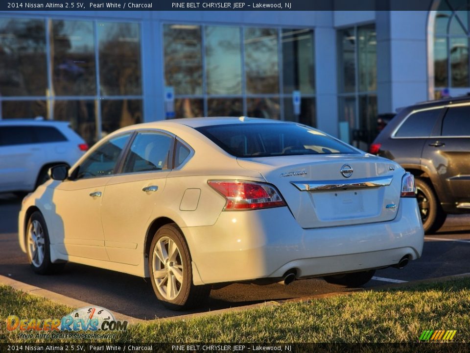 2014 Nissan Altima 2.5 SV Pearl White / Charcoal Photo #8