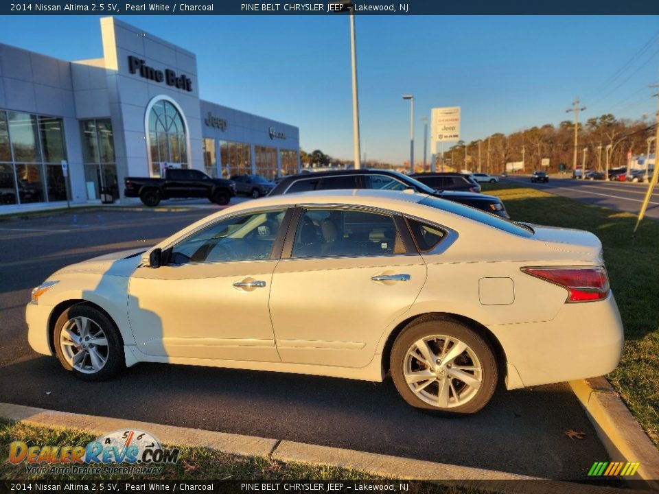 2014 Nissan Altima 2.5 SV Pearl White / Charcoal Photo #9