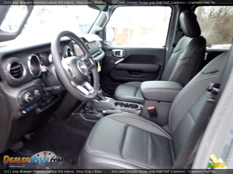 2023 Jeep Wrangler Unlimited Sahara 4XE Hybrid Sting-Gray / Black Photo #11
