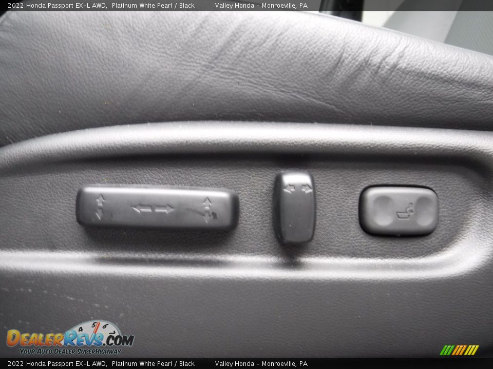 2022 Honda Passport EX-L AWD Platinum White Pearl / Black Photo #16