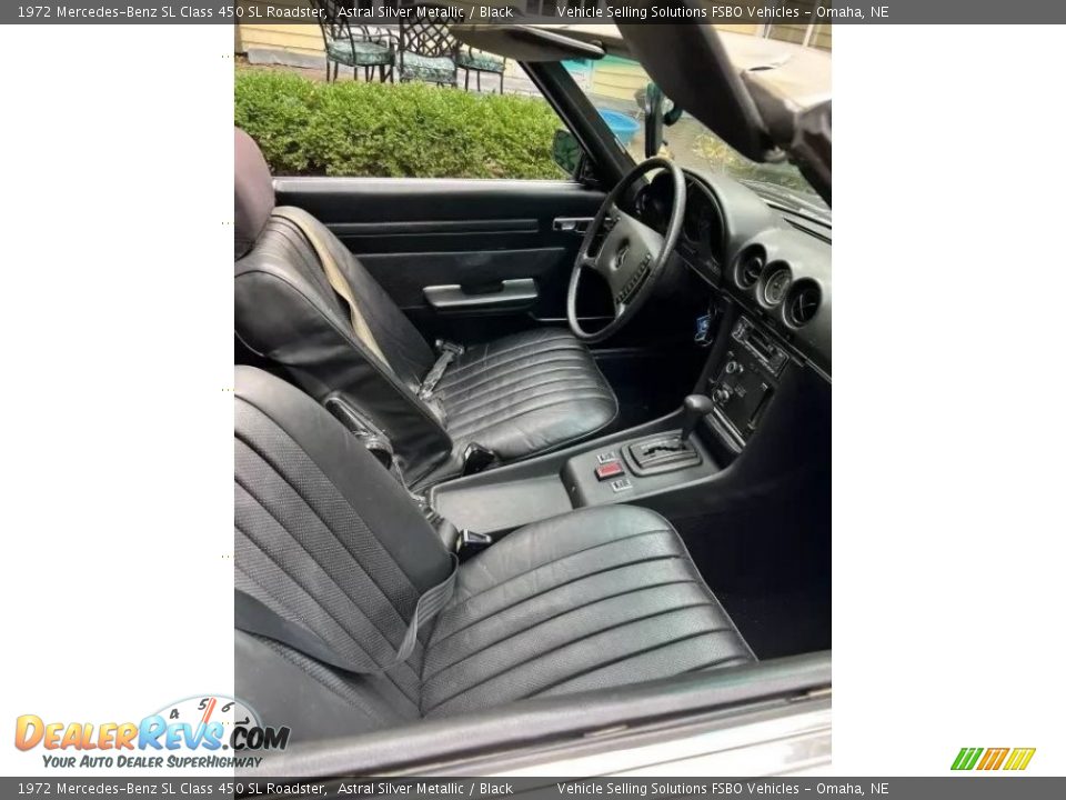 Front Seat of 1972 Mercedes-Benz SL Class 450 SL Roadster Photo #4