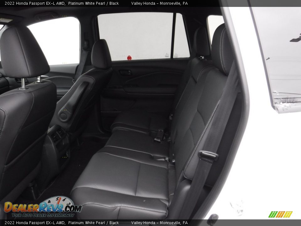 2022 Honda Passport EX-L AWD Platinum White Pearl / Black Photo #32