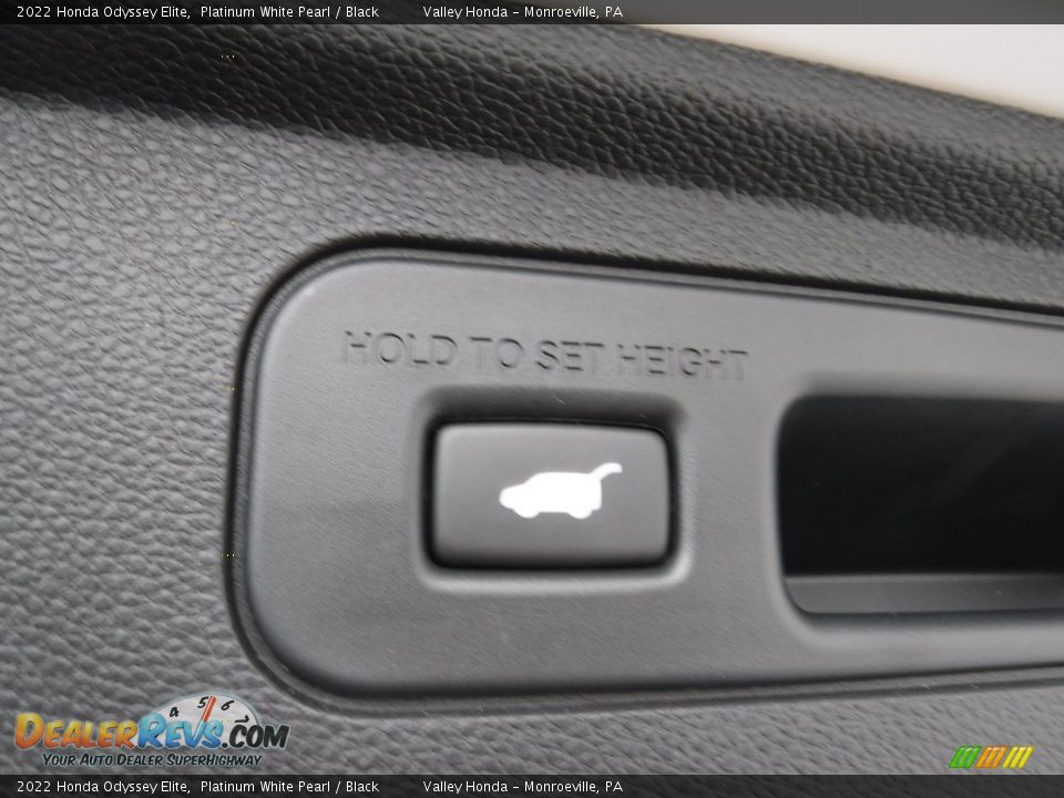 2022 Honda Odyssey Elite Platinum White Pearl / Black Photo #36