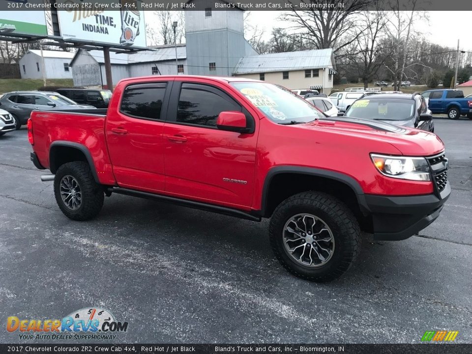 Front 3/4 View of 2017 Chevrolet Colorado ZR2 Crew Cab 4x4 Photo #7