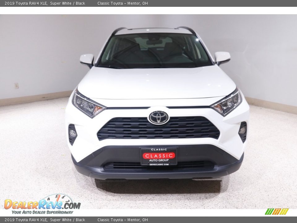 2019 Toyota RAV4 XLE Super White / Black Photo #2