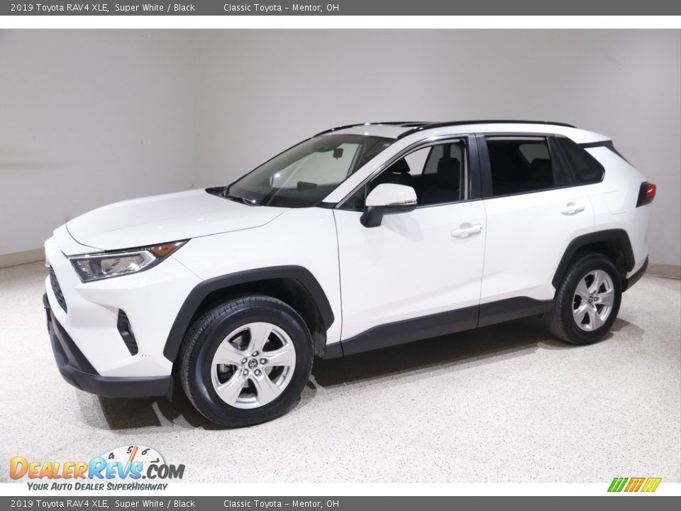 2019 Toyota RAV4 XLE Super White / Black Photo #3