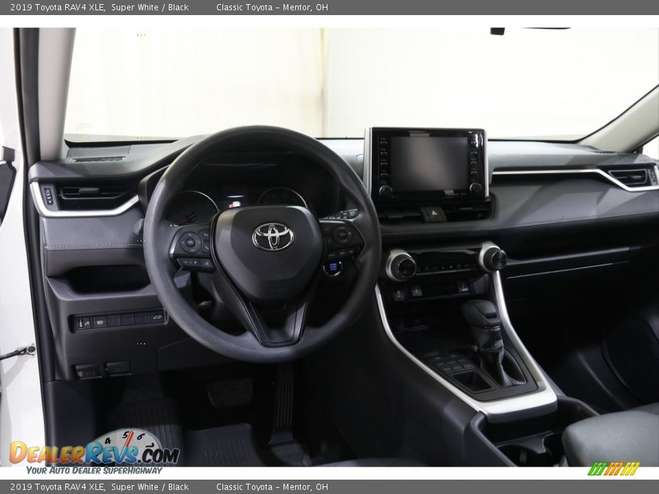 2019 Toyota RAV4 XLE Super White / Black Photo #6