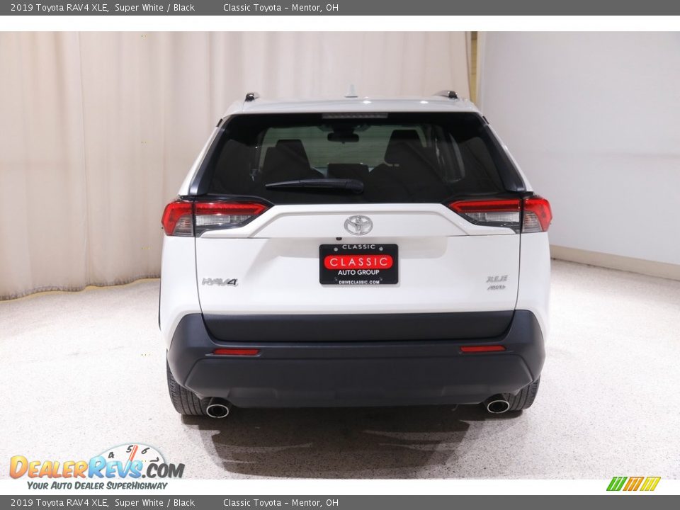 2019 Toyota RAV4 XLE Super White / Black Photo #18
