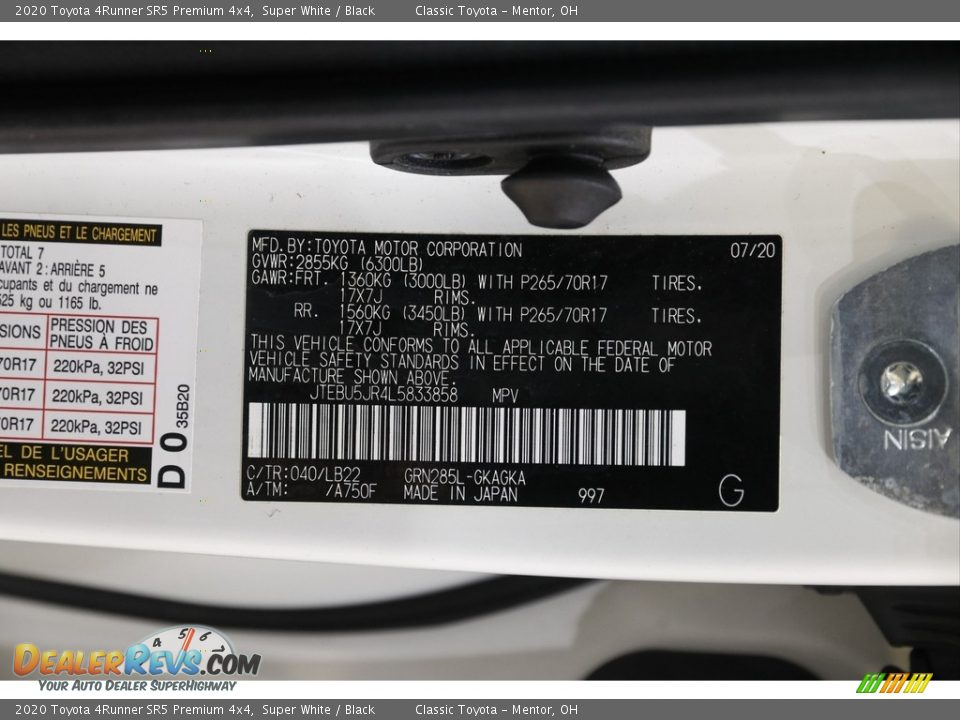 2020 Toyota 4Runner SR5 Premium 4x4 Super White / Black Photo #24