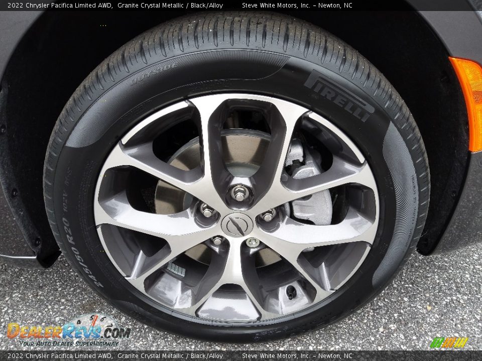 2022 Chrysler Pacifica Limited AWD Wheel Photo #9