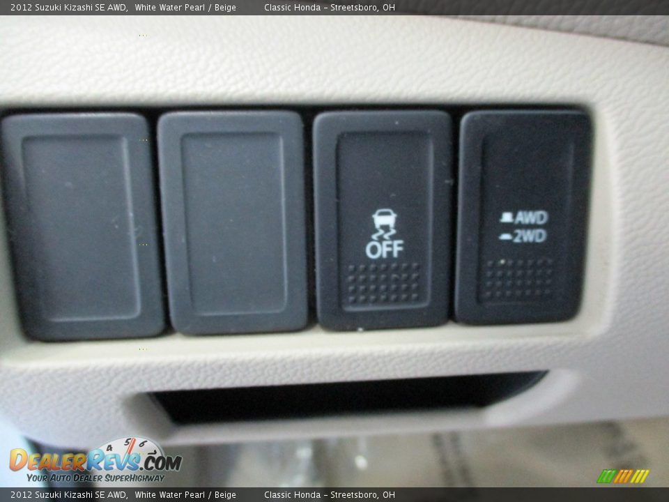 Controls of 2012 Suzuki Kizashi SE AWD Photo #29