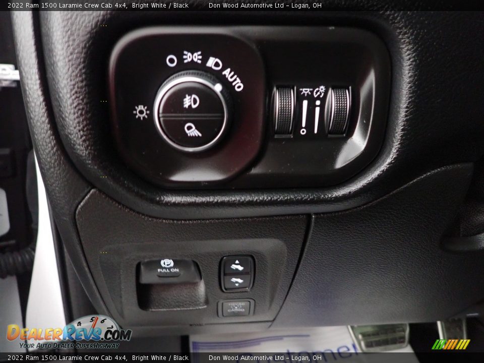 2022 Ram 1500 Laramie Crew Cab 4x4 Bright White / Black Photo #17