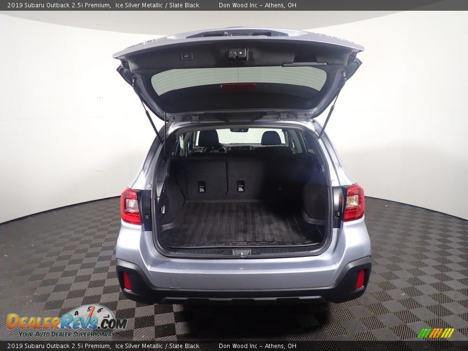 2019 Subaru Outback 2.5i Premium Ice Silver Metallic / Slate Black Photo #12
