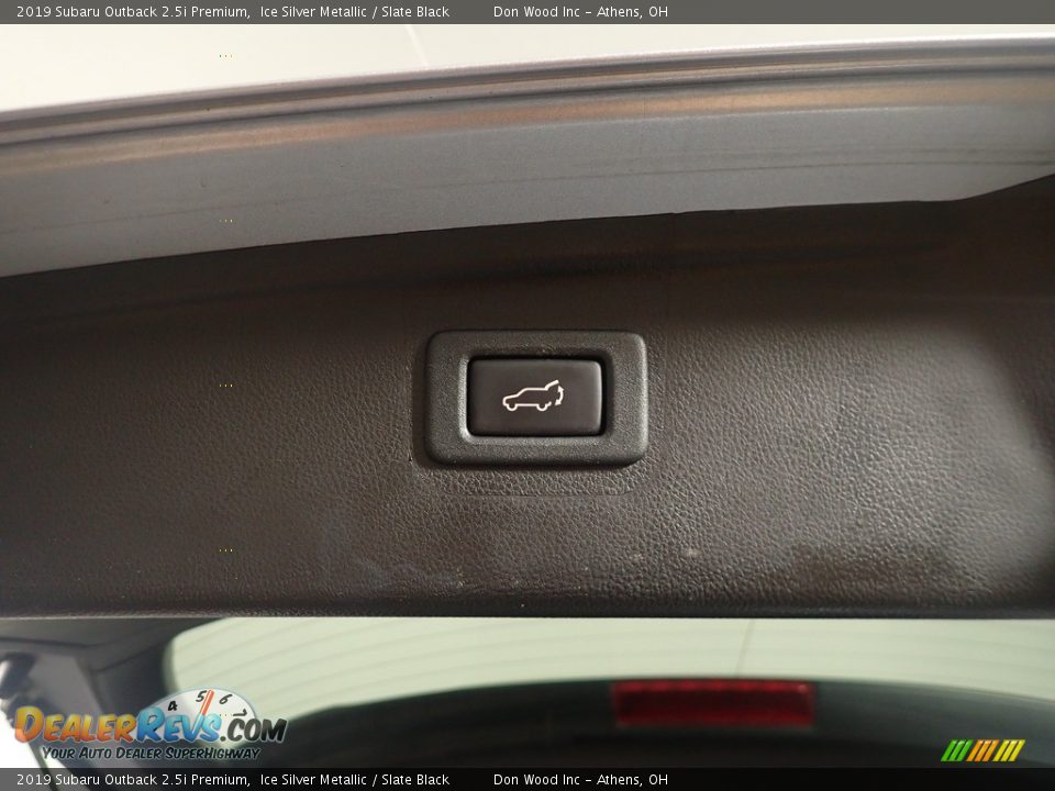 2019 Subaru Outback 2.5i Premium Ice Silver Metallic / Slate Black Photo #13