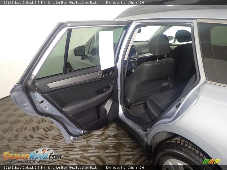 2019 Subaru Outback 2.5i Premium Ice Silver Metallic / Slate Black Photo #31