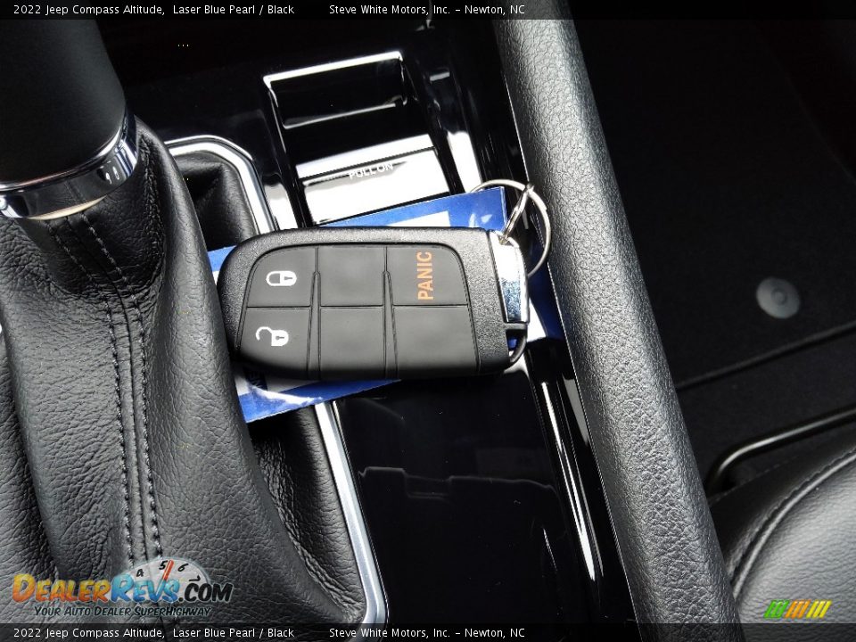 Keys of 2022 Jeep Compass Altitude Photo #27