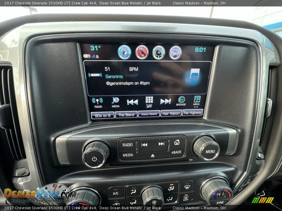 Controls of 2017 Chevrolet Silverado 3500HD LTZ Crew Cab 4x4 Photo #11