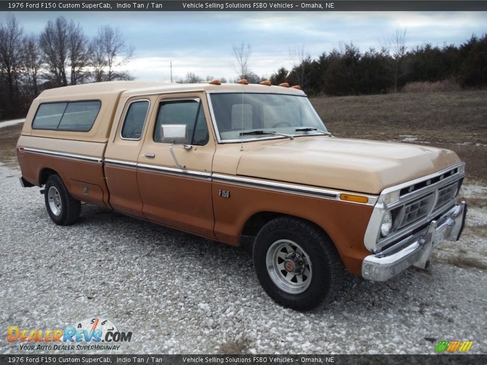 Front 3/4 View of 1976 Ford F150 Custom SuperCab Photo #1