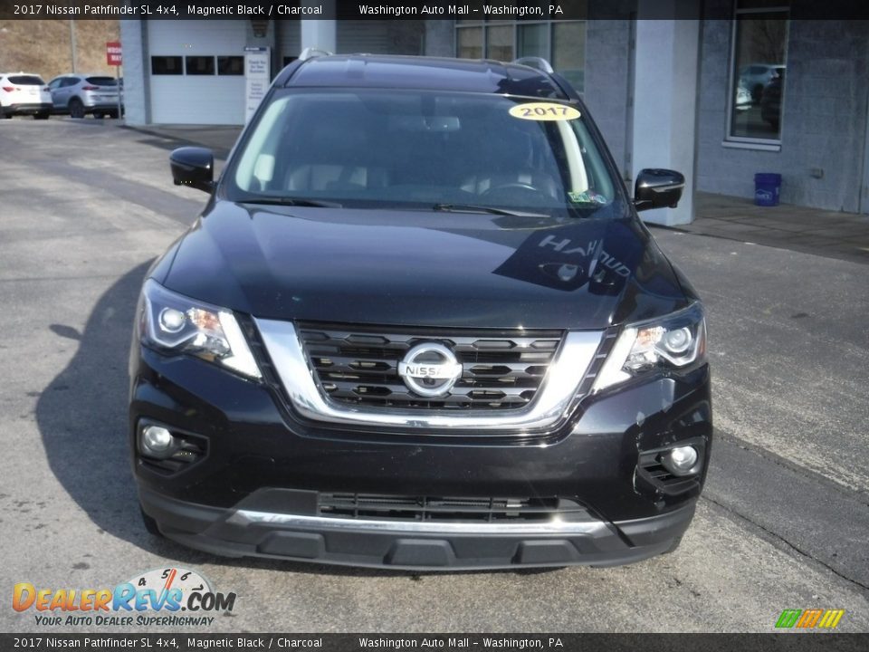 2017 Nissan Pathfinder SL 4x4 Magnetic Black / Charcoal Photo #4