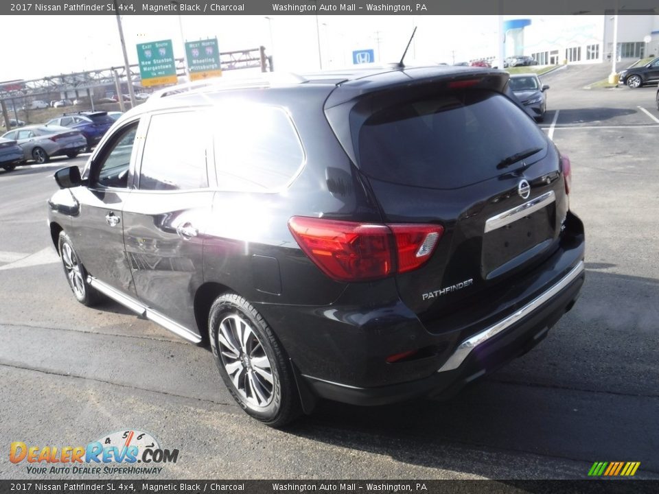 2017 Nissan Pathfinder SL 4x4 Magnetic Black / Charcoal Photo #6