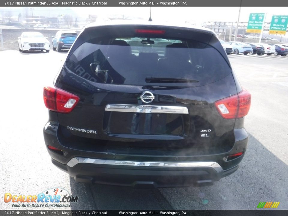 2017 Nissan Pathfinder SL 4x4 Magnetic Black / Charcoal Photo #7