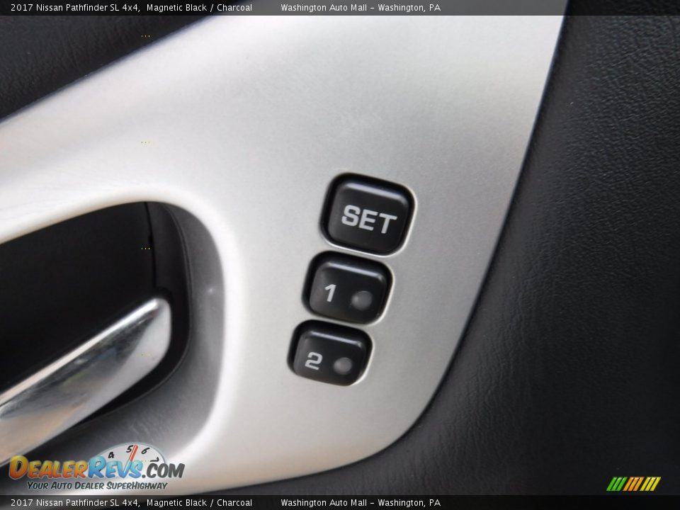 2017 Nissan Pathfinder SL 4x4 Magnetic Black / Charcoal Photo #12