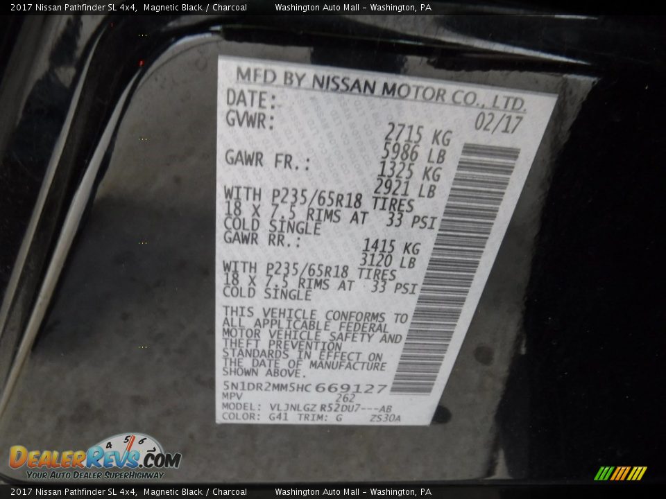 2017 Nissan Pathfinder SL 4x4 Magnetic Black / Charcoal Photo #34