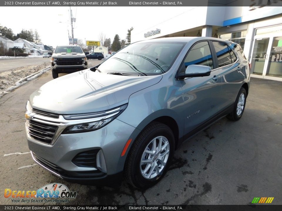 Front 3/4 View of 2023 Chevrolet Equinox LT AWD Photo #2