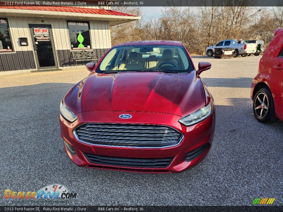 2013 Ford Fusion SE Ruby Red Metallic / Dune Photo #2