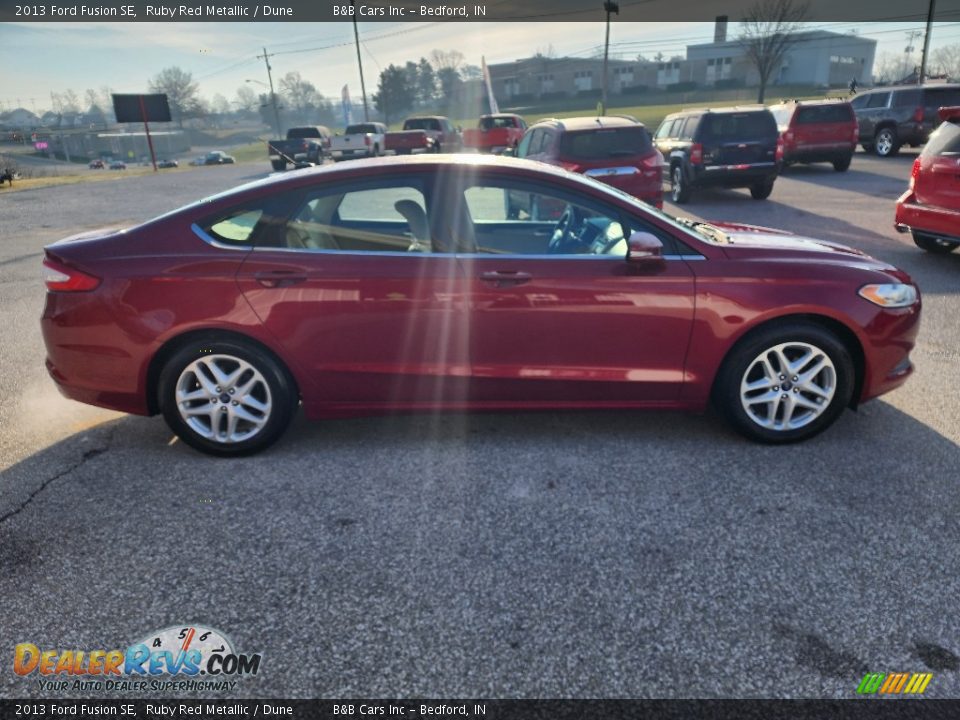 2013 Ford Fusion SE Ruby Red Metallic / Dune Photo #7