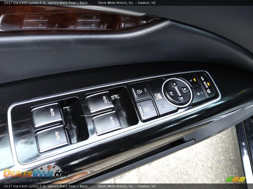 Door Panel of 2017 Kia K900 Luxury 5.0 Photo #13