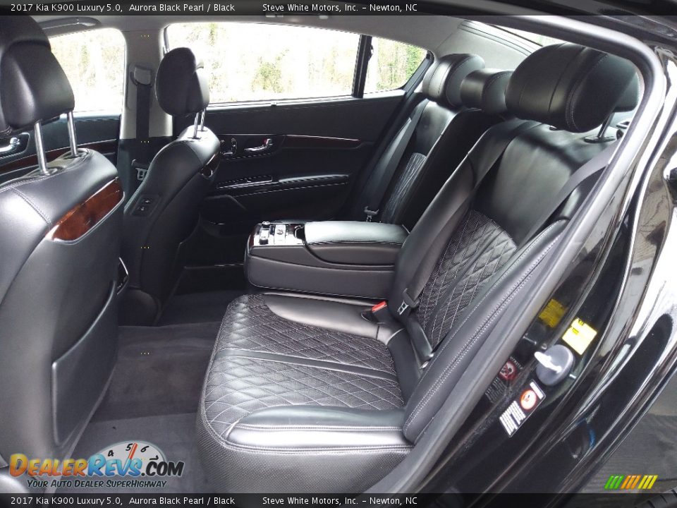 Rear Seat of 2017 Kia K900 Luxury 5.0 Photo #14