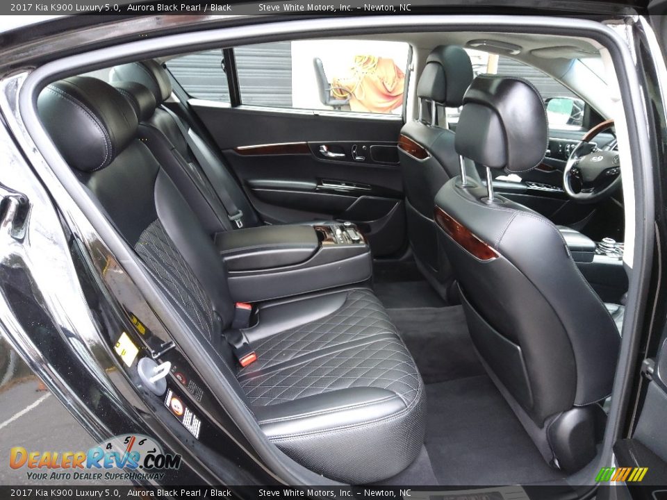 Rear Seat of 2017 Kia K900 Luxury 5.0 Photo #17
