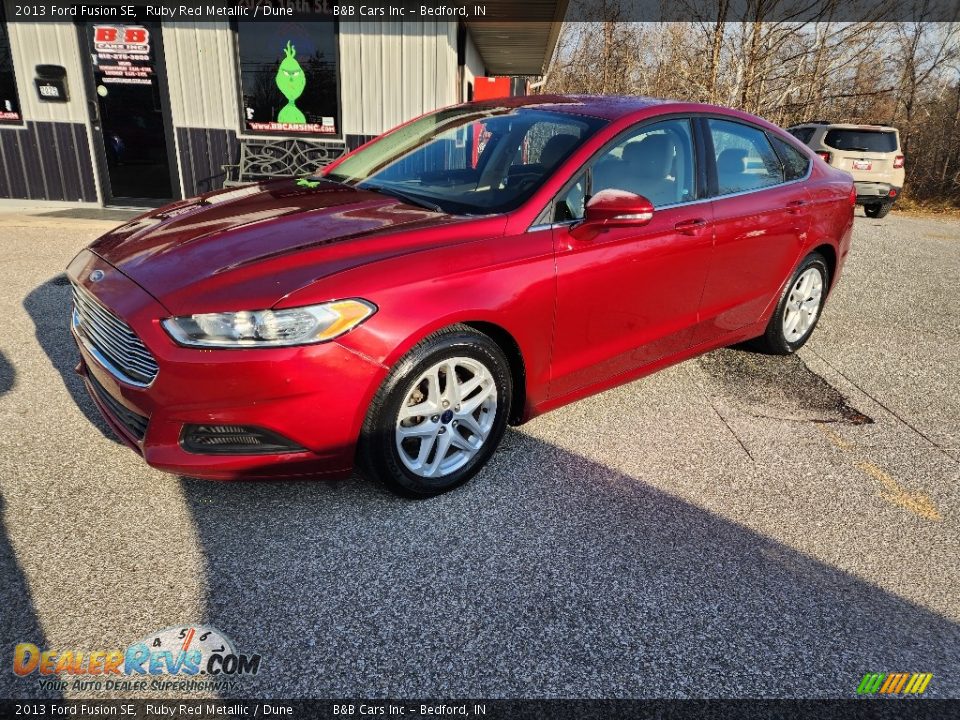 2013 Ford Fusion SE Ruby Red Metallic / Dune Photo #22
