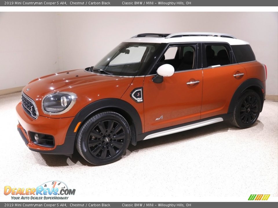 Front 3/4 View of 2019 Mini Countryman Cooper S All4 Photo #3