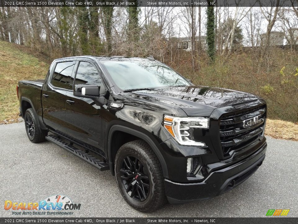 Front 3/4 View of 2021 GMC Sierra 1500 Elevation Crew Cab 4WD Photo #6